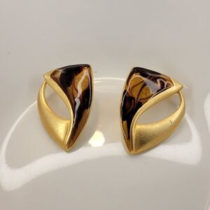 Vintage animal Print gold tone Stud Earrings.